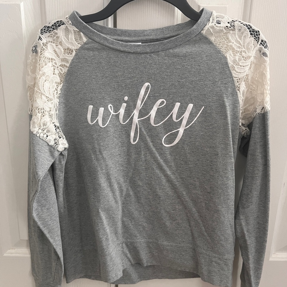 Lacey light weight pullover